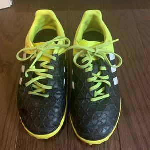 Adidas Kids used soccer shoes, size 3
